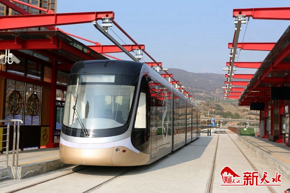 王銳調(diào)研有軌電車示范線一期工程、工業(yè)博物館等項目建設(shè)情況