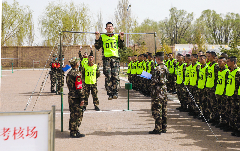 考核全程公開(kāi)透明！武警甘肅總隊(duì)執(zhí)勤支隊(duì)組織2020年士官培訓(xùn)對(duì)象選拔工作