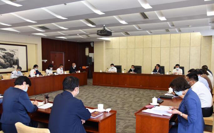 【兩會快訊】甘肅代表團(tuán)分組審議全國人大常委會工作報告，林鐸參加第一小組會議并發(fā)言