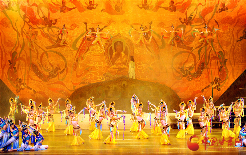 8月8日晚，《絲路花雨》《大夢敦煌》首次同臺亮相蘭州