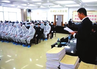 天水秦州區(qū)開審18人涉惡案 被控涉嫌敲詐勒索、尋釁滋事、開設賭場等