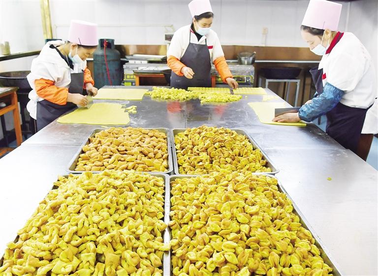 臨夏州東鄉(xiāng)縣貧困婦女實現家門口就業(yè)