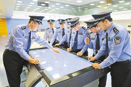 致敬！人民警察