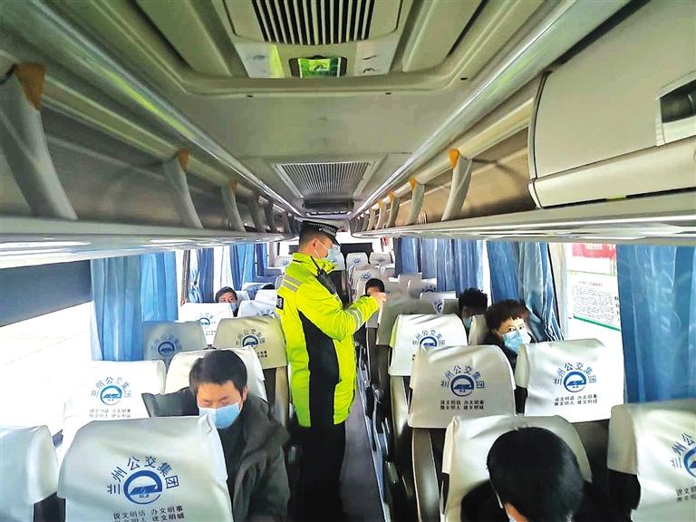 蘭州交警啟動(dòng)春運(yùn)最強(qiáng)交通安全保障已查處超員31起、飲酒醉酒駕駛39起