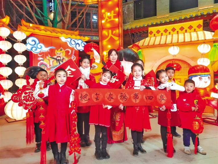 原創(chuàng)音樂電視《全家?！废蛱m州市人民拜年！