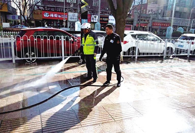 城關區(qū)環(huán)衛(wèi)局全面調(diào)整作業(yè)模式 春季“全民洗城”行動開啟
