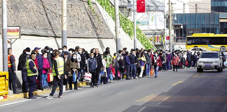 雙休日蘭州市25萬(wàn)市民出門(mén)掃墓