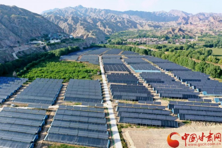 【奮斗百年路 啟航新征程 脫貧攻堅(jiān)答卷】以村為家，把貧困戶當(dāng)家人——記全國(guó)脫貧攻堅(jiān)先進(jìn)個(gè)人錢有