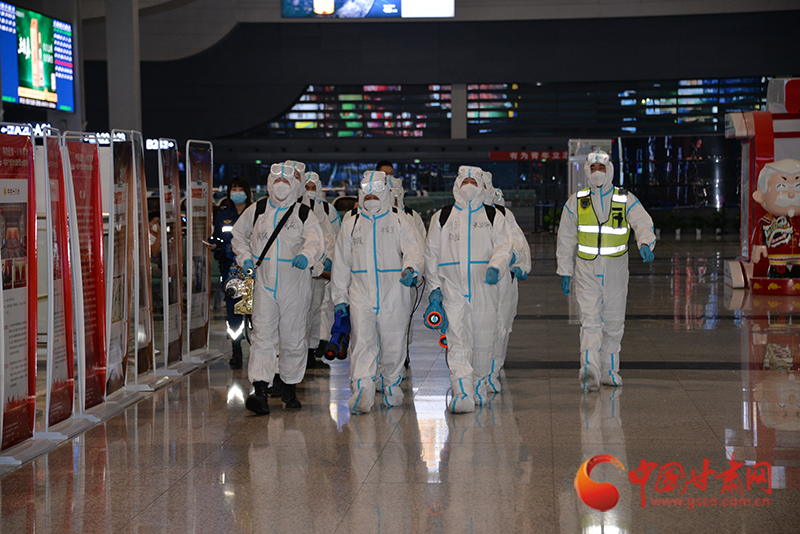 【隴拍客】蘭州西客站全面消殺，場(chǎng)面堪比大片