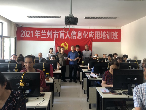 維權(quán)處黨支部開展“法律宣傳進(jìn)學(xué)?！敝驹刚叻?wù)活動