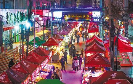 蘭州市城關(guān)區(qū)正寧路小吃夜市、南關(guān)民族風(fēng)味一條街恢復(fù)營業(yè)