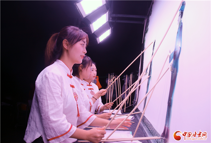 在蘭高校下周起陸續(xù)開學(xué) 蘭外師生需持48小時(shí)內(nèi)核酸檢測(cè)陰性證明