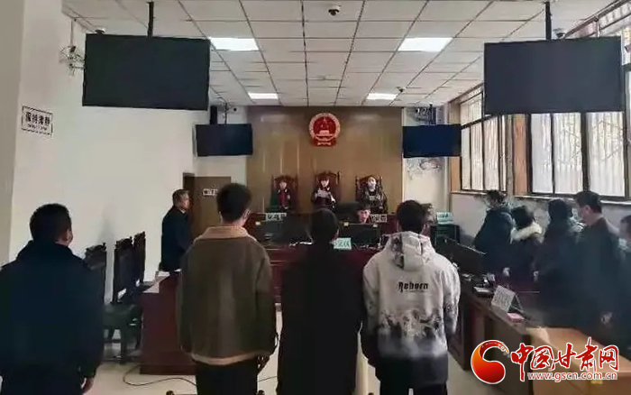 依法帶娃！甘肅省平?jīng)鍪邪l(fā)出首份《家庭教育令》