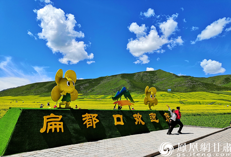 河西走廊張掖扁都口，古絲綢之路要道。王振武 攝