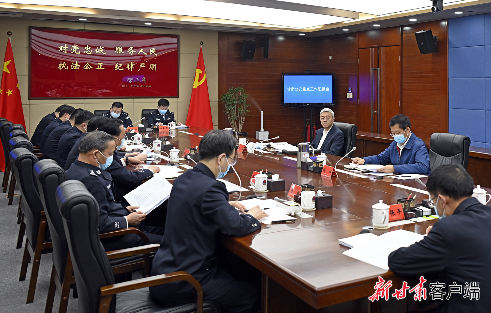 【甘快看】尹弘在甘肅省公安廳調(diào)研時(shí)強(qiáng)調(diào)：堅(jiān)持政治建警鍛造公安鐵軍，全力以赴防風(fēng)險(xiǎn)保安全護(hù)穩(wěn)定