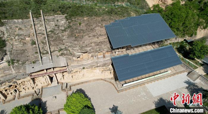 圖為航拍視角下的北石窟寺?！“瑧c龍 攝