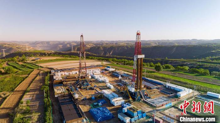 圖為中石油長慶油田慶陽華H60雙機組鉆井現(xiàn)場。(資料圖) 慶陽市委宣傳部供圖