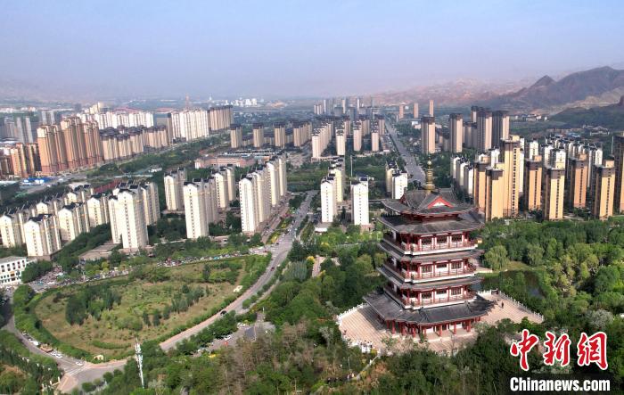 圖為“南涼古都”樂都朝陽山片區(qū)的今朝。　薛蒂 攝