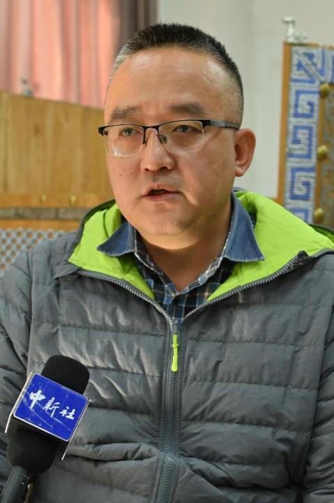 謝焱，甘肅省文物考古研究所副研究館員、考古研究二部主任、田野考古項目負責人。主持參與了張家川馬家塬戰(zhàn)國西戎墓地、臨潭磨溝齊家文化墓地等20多項考古調查、發(fā)掘工作，曾獲得中國國家文物局田野考古二、三等獎，“十二五”文物保護科學和技術創(chuàng)新二等獎等榮譽。