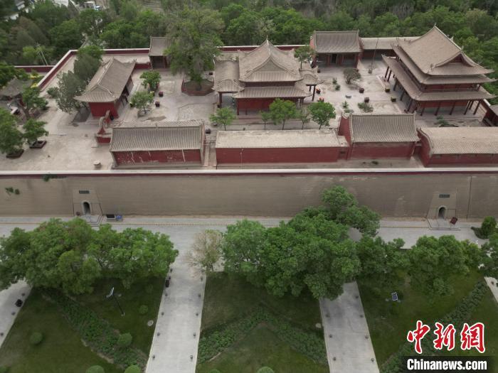 5月16日，航拍下的雷臺(tái)漢墓墓室入口。戴文昌　攝