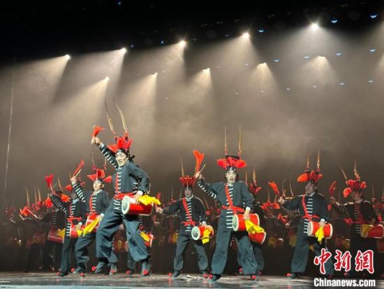 圖為涼州攻鼓子表演。楊娜 攝