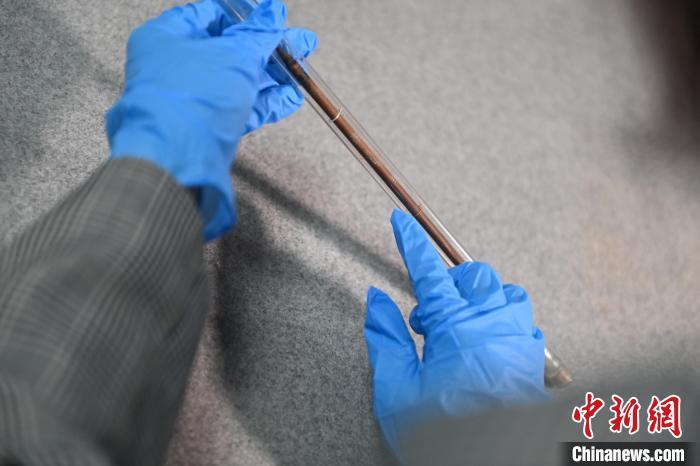 2024年5月7日，拍攝的甘肅省博物館館藏國寶級文物“白馬作”毛筆。李亞龍　攝