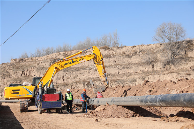 臨洮縣洮陽(yáng)水廠農(nóng)村供水鞏固提升暨城區(qū)第二水源工程現(xiàn)場(chǎng)。_副本.jpg